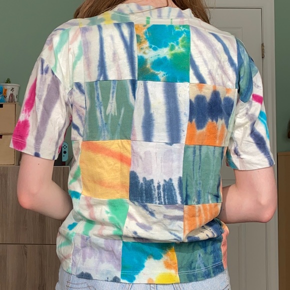 Patchwork tie die tee 🌈 - Picture 2 of 5